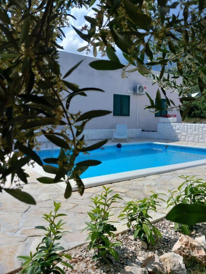 Holiday House M&A&K With Swimming Pool Kaštel Štafilić Dış mekan fotoğraf